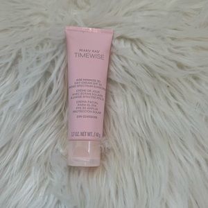 Day Cream with SPF, combination/oily Formula